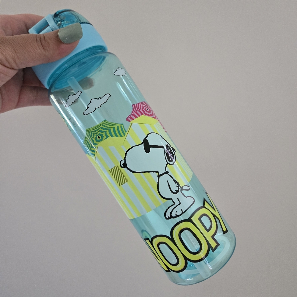 Peanuts: Snoopy At The Beach Blue Water Bottle